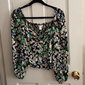 ✨SOLD✨ah& M floral puff sleeve top
